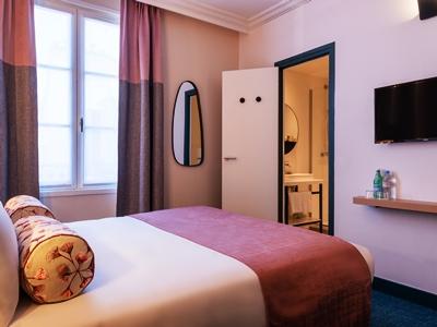 Prelude Opera Hotel