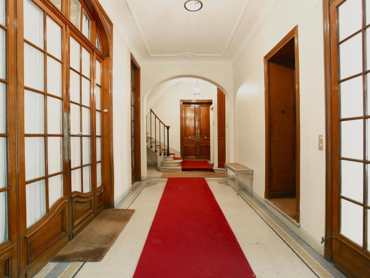 Apartment Outstanding 2 Bedrooms With A Terrific Eiffel Tower View