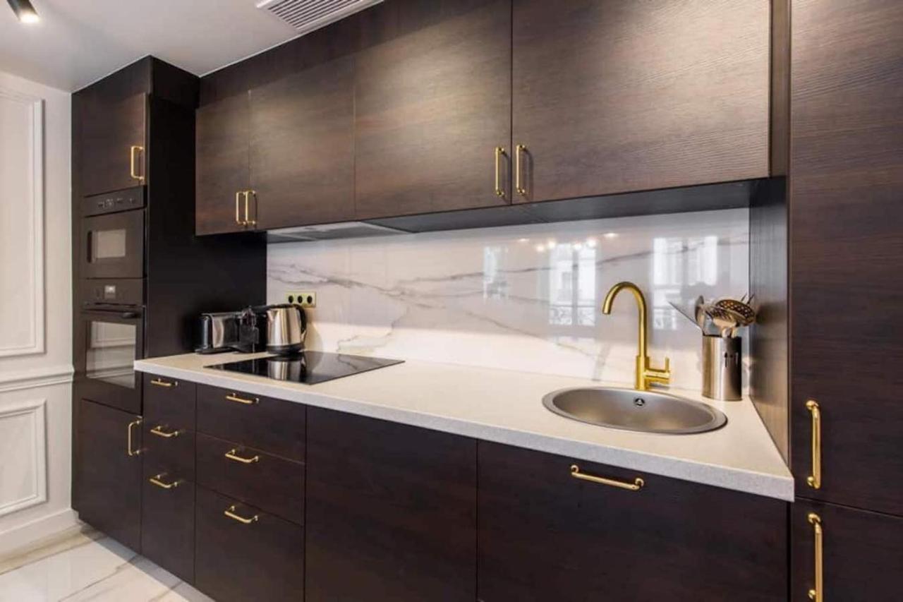 Newly Rebuilt By Architect - Center Of