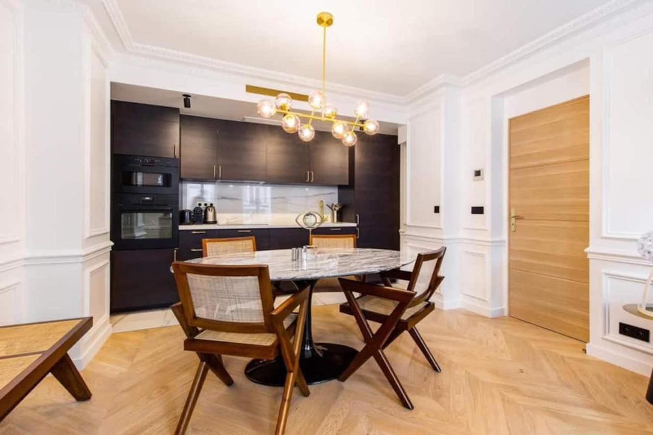 Newly Rebuilt By Architect - Center Of Apartment