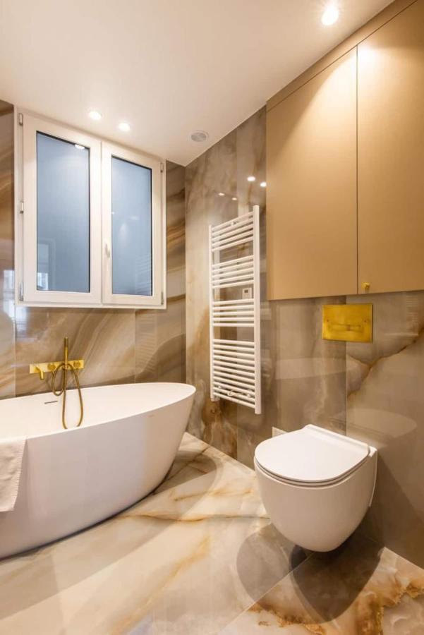 Newly Rebuilt By Architect - Center Of Apartment Paris