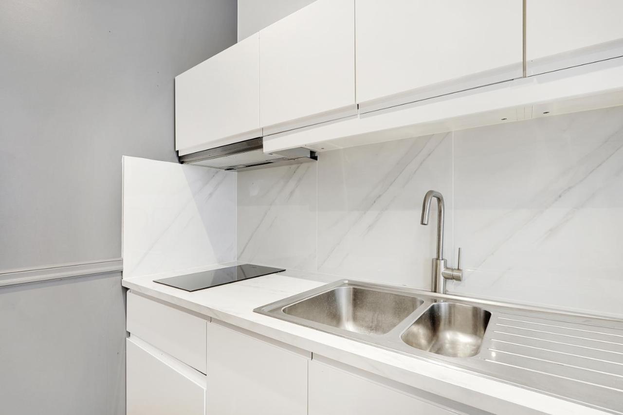 Cmg Boulanger / Republique Paris