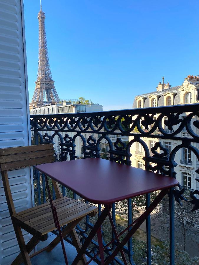 Outstanding 2 Bedrooms With A Terrific Eiffel Tower View Apartment Paris