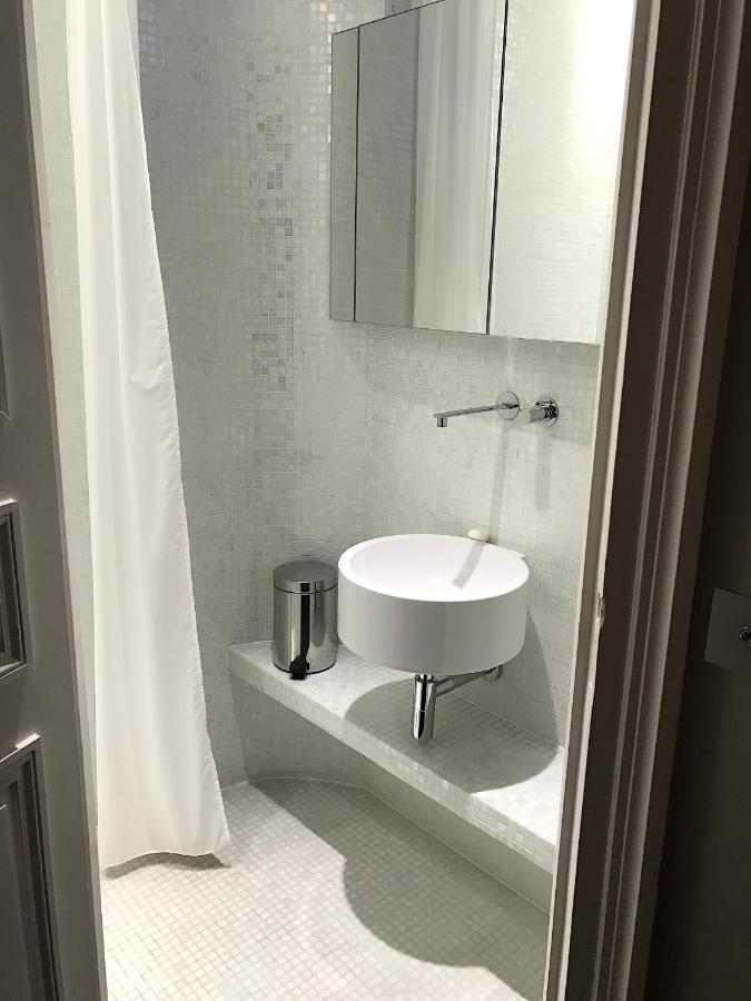 Outstanding 2 Bedrooms With A Terrific Eiffel Tower View Apartment Paris