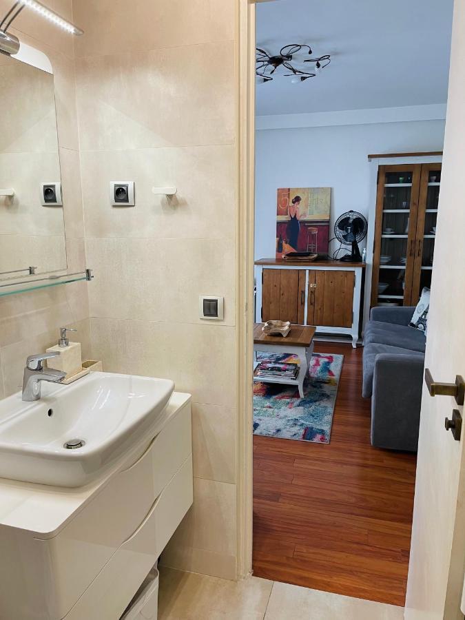 Pleasure Little Treasure - Montmartre Apartment Paris