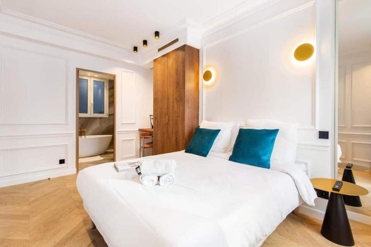 Newly Rebuilt By Architect - Center Of Paris