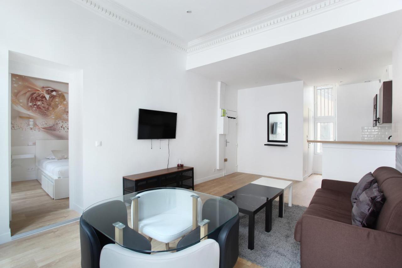 Rent A - Bonne Nouvelle Paris
