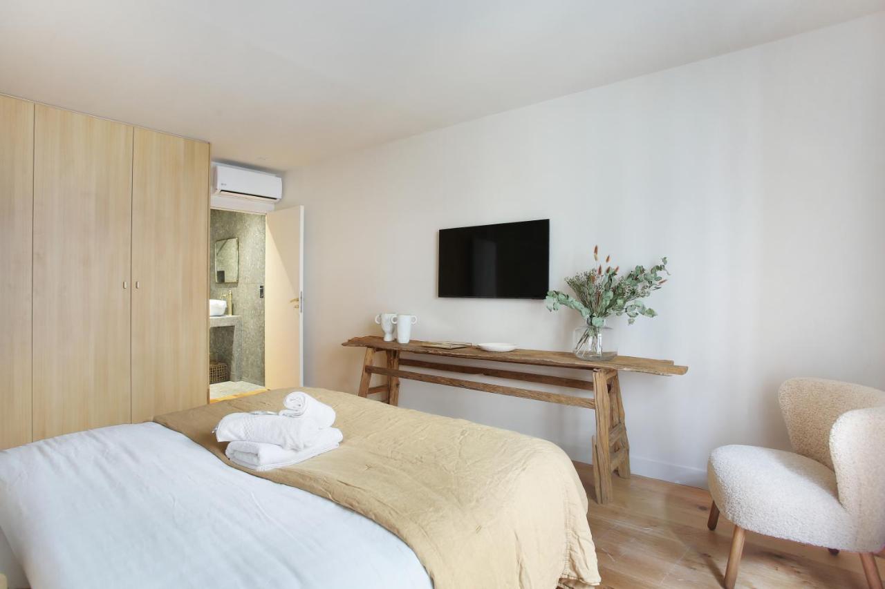 Appartement In The Center Of By Prestige Paris