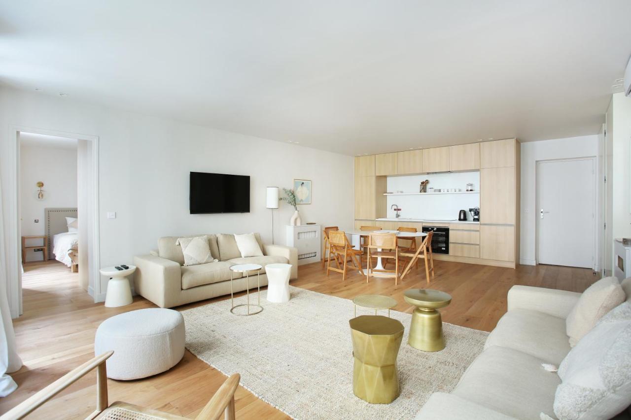 Appartement In The Center Of By Prestige Paris