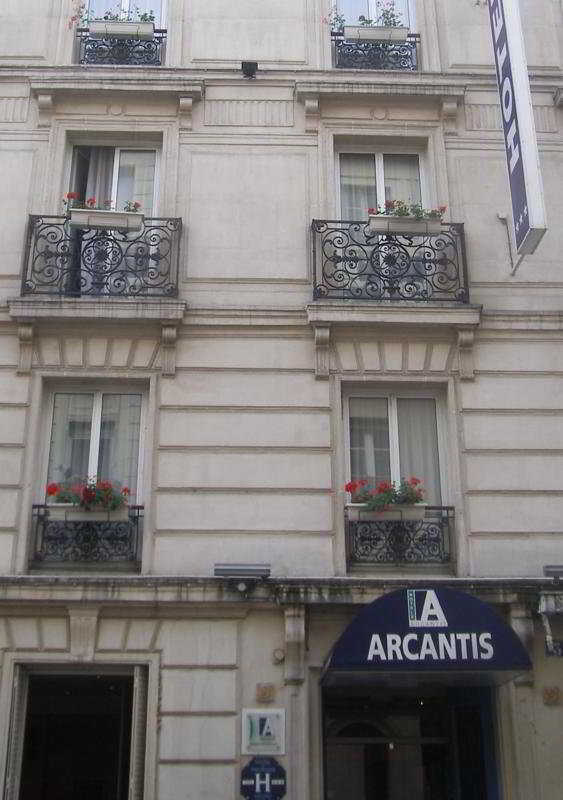 Ibis Styles Pigalle Montmartre Hotel 3*
