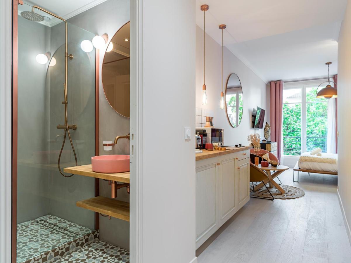 Pink & Wood Cocoon Apartment Paris