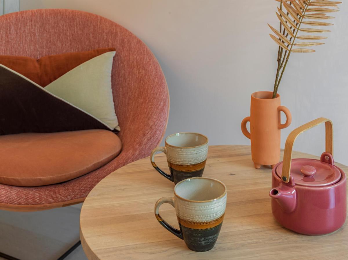 Apartment Pink & Wood Cocoon *