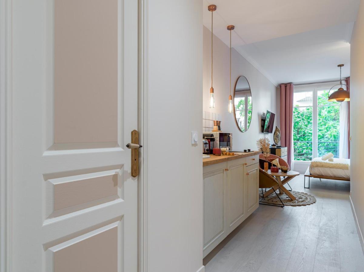 Pink & Wood Cocoon Apartment *