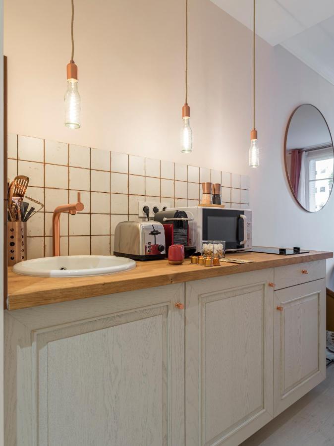 Apartment Pink & Wood Cocoon