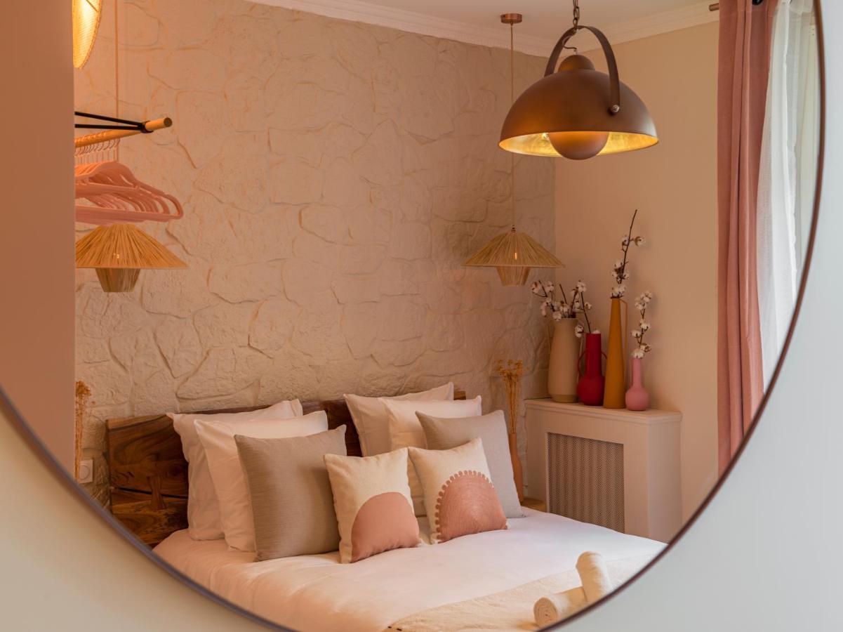 Pink & Wood Cocoon Apartment