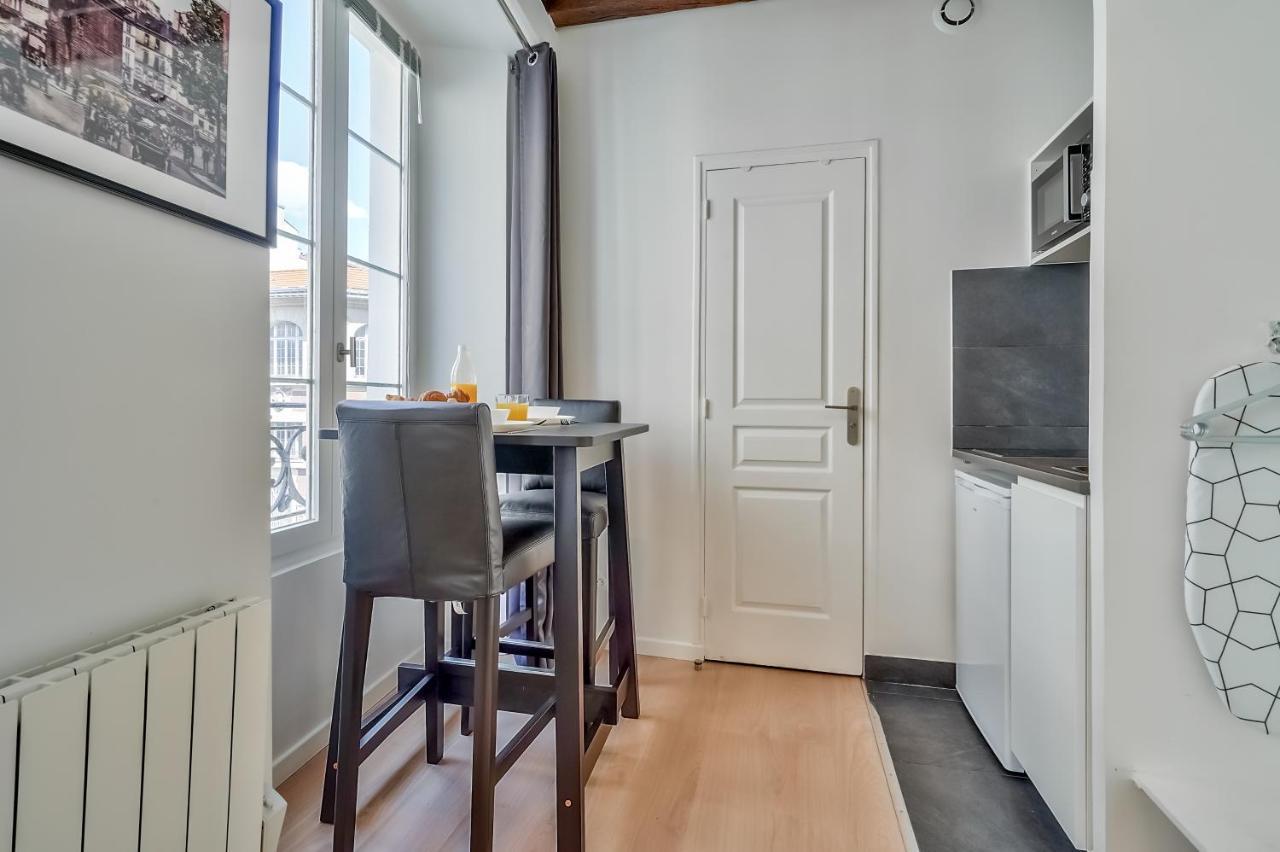 Apartment Cute Mezzanine In The Heart Of Paris