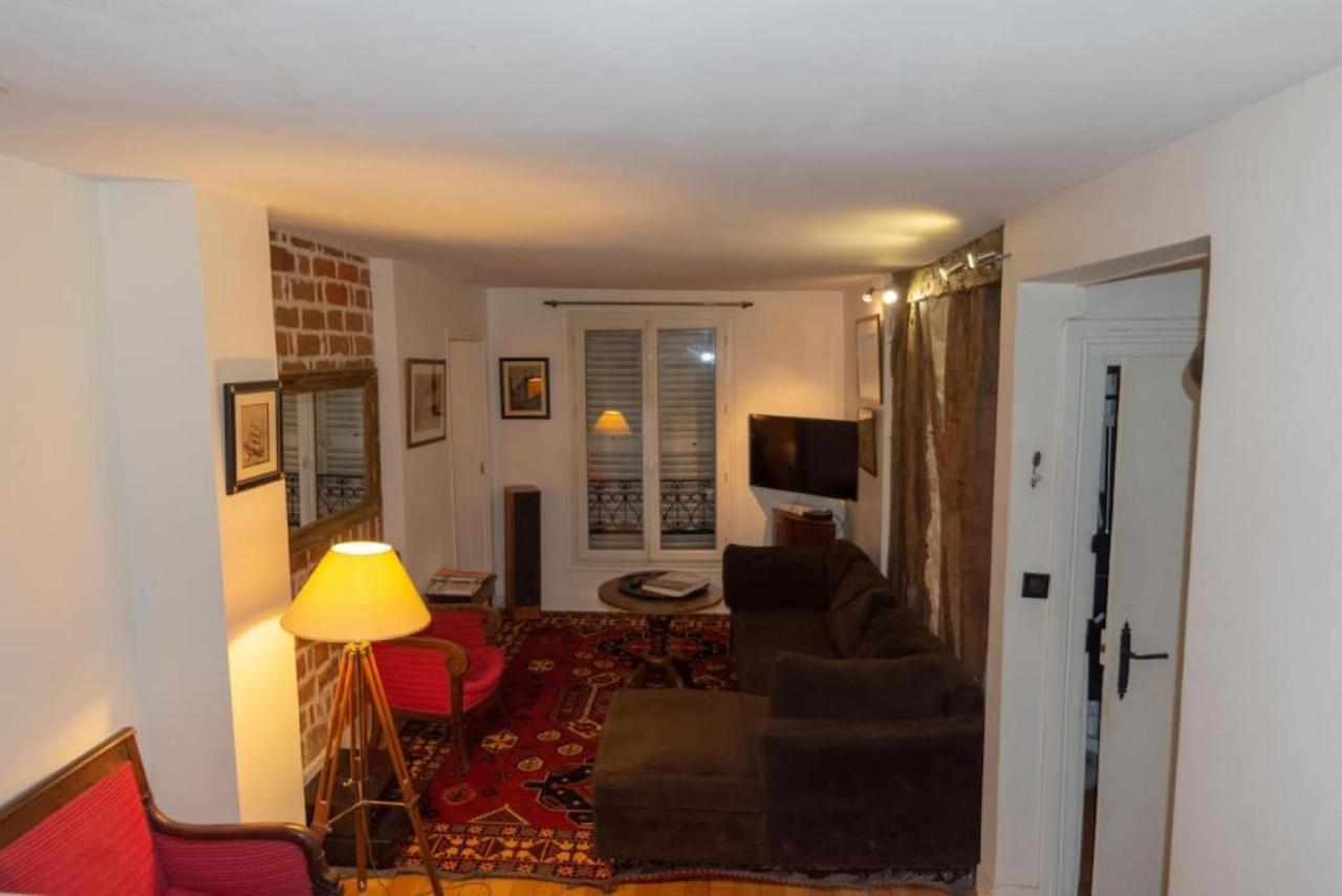 Very French Two Bedroom In The Heart Of * Paris