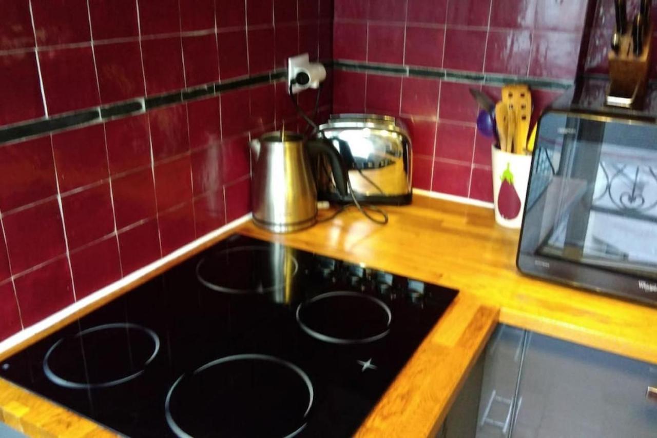 Very French Two Bedroom In The Heart Of * Paris