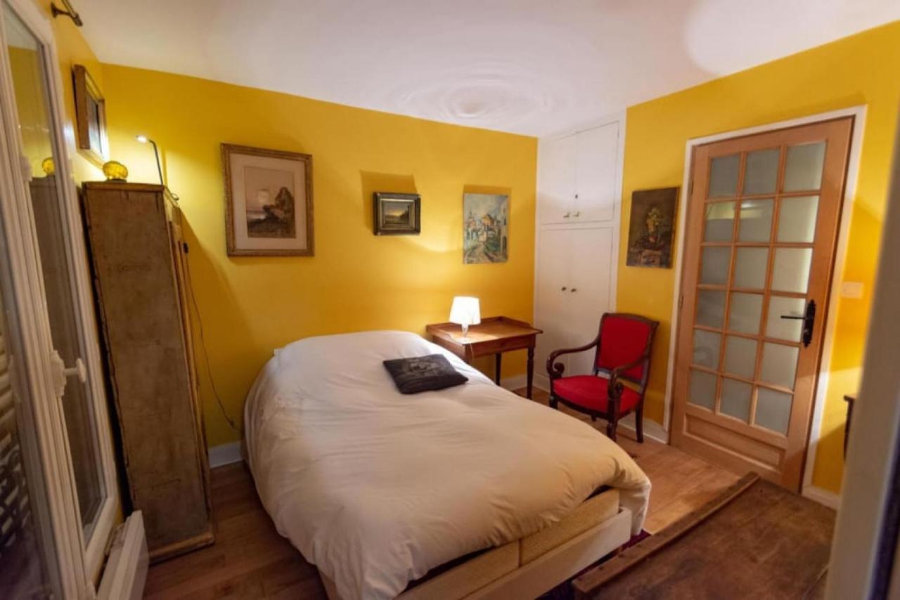 Very French Two Bedroom In The Heart Of Apartment