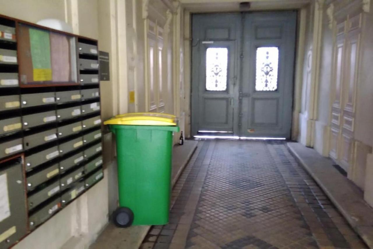 Apartment Very French Two Bedroom In The Heart Of Paris