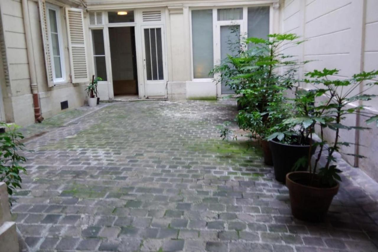 Very French Two Bedroom In The Heart Of *
