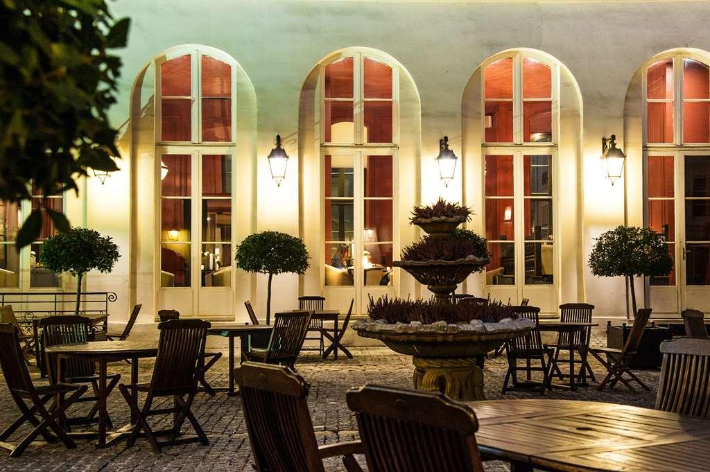 Saint Albany Hotel