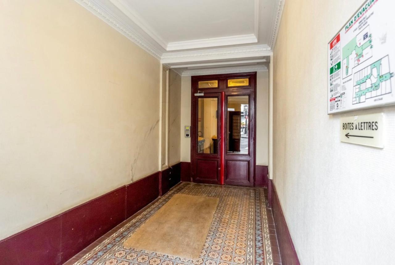 Apartment Abbesses - Superbe Avec Cheminees *