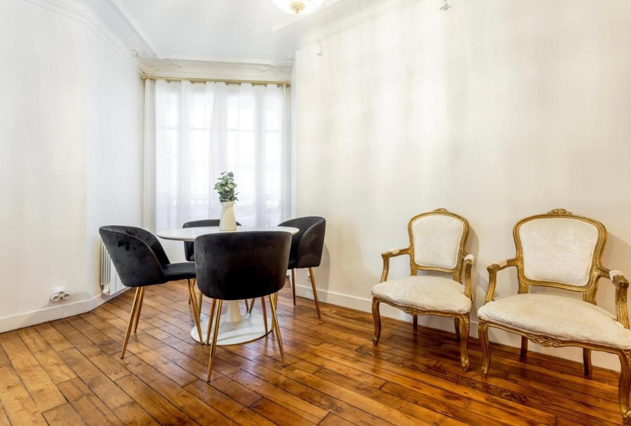 Abbesses - Superbe Avec Cheminees Apartment