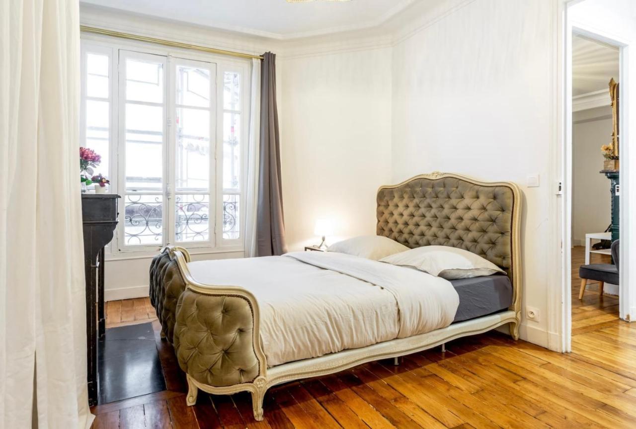 Apartment Abbesses - Superbe Avec Cheminees Paris
