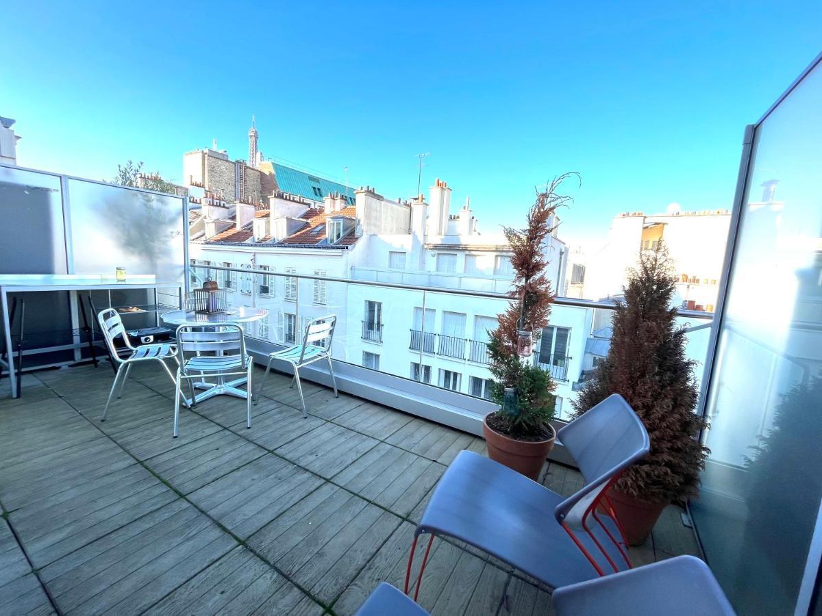 Tour Eiffel Studio Lumineux Avec Terrasse. *