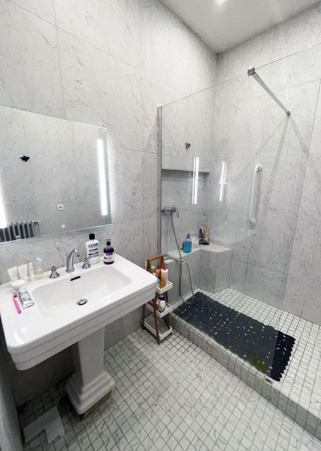 Beautiful Flat In The Center Of 6 Th District Paris