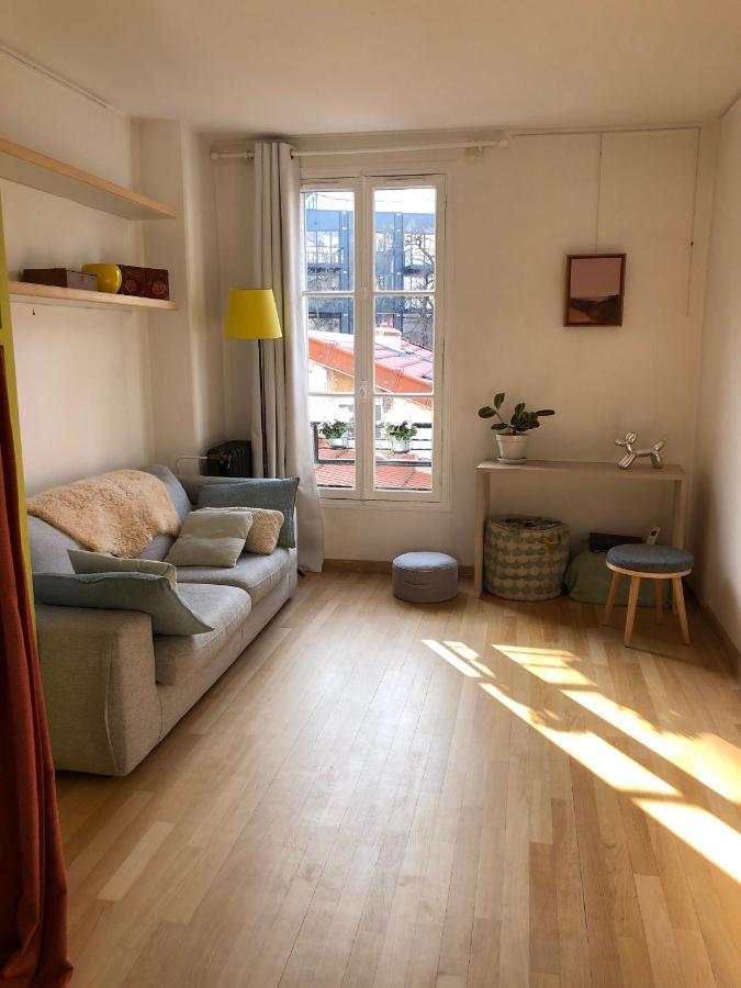 Petit Lumineux Et Atypique Apartment Paris
