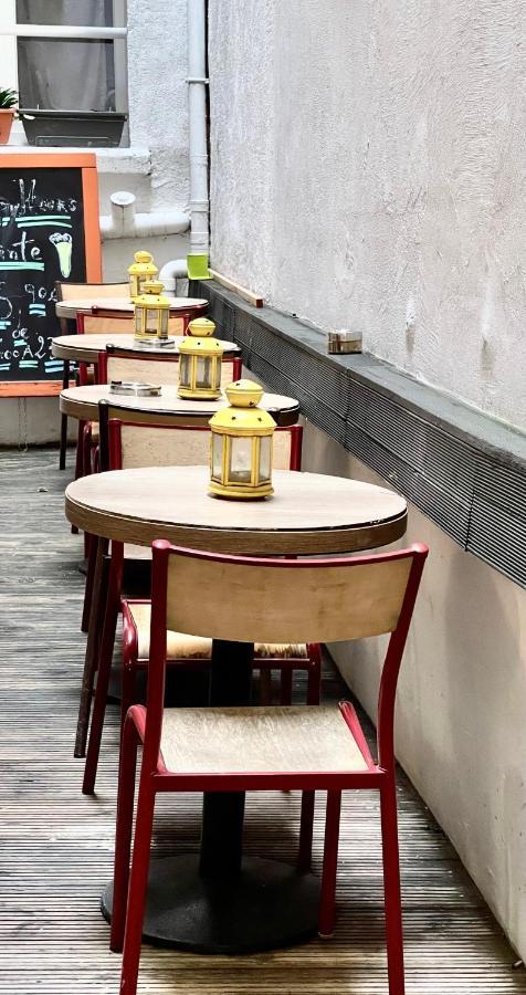 Le Globe Hostel Paris
