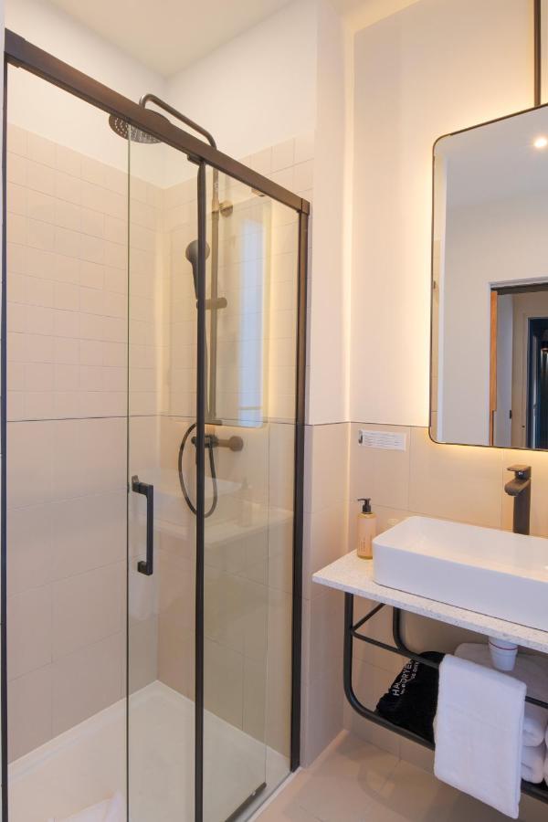 Tinah Paris, Aboukir Hotel Paris