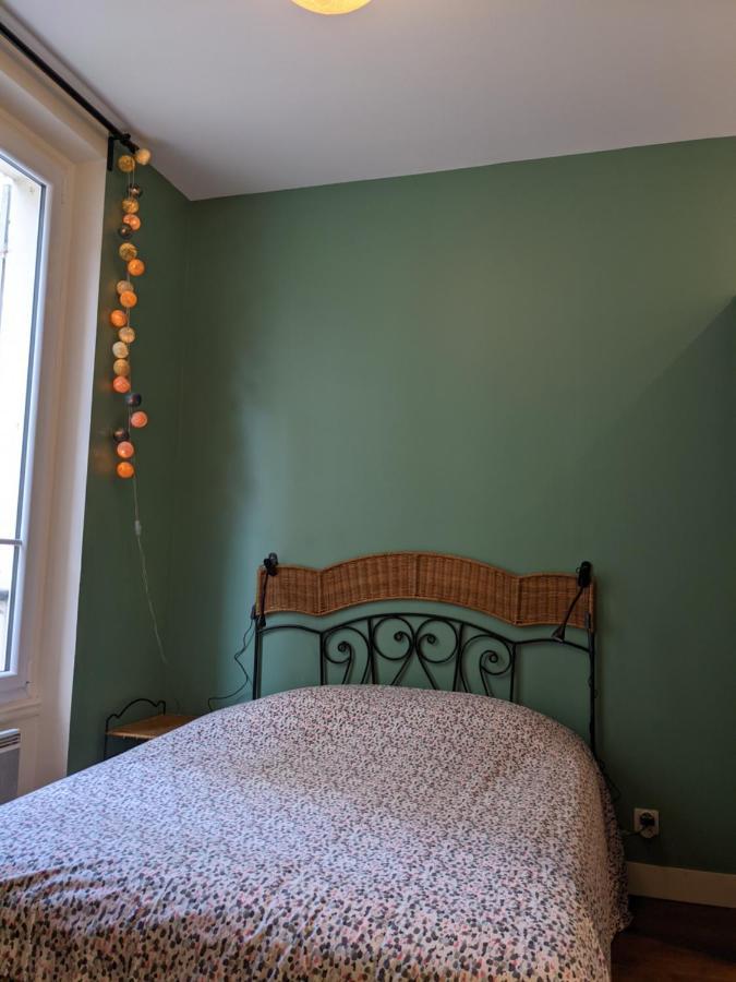 Private Acces To The Flat. Charming Parisian. Gasthof *