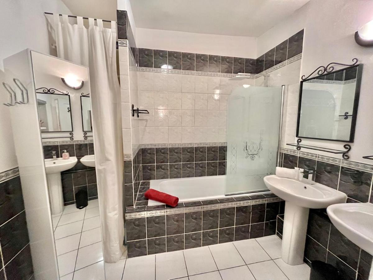 Très Bel Centre De 5/6 P / 2 Ch Appartement *
