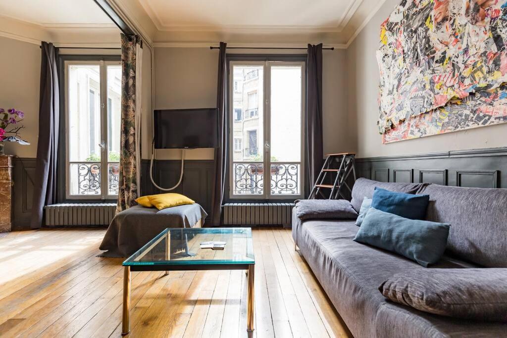 Apartment Spacious And Bright 2 Bedroom Apartment, Typically Parisian, Montmartre-opera, *