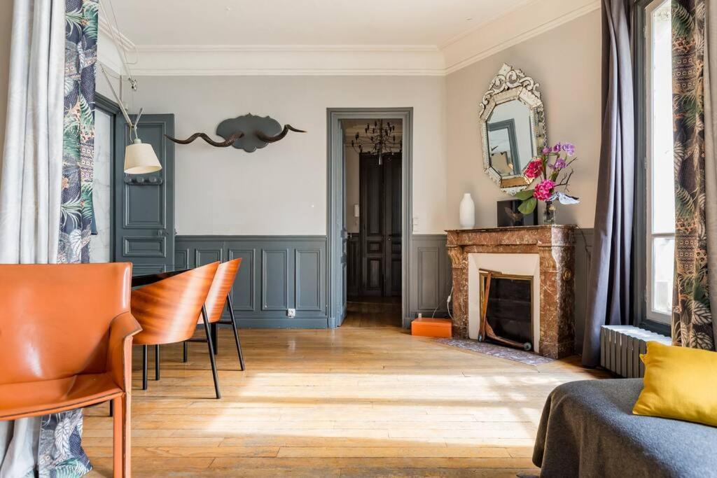 Spacious And Bright 2 Bedroom Apartment, Typically Parisian, Montmartre-opera, * Paris