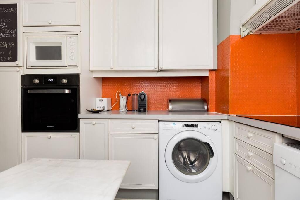 Spacious And Bright 2 Bedroom Apartment, Typically Parisian, Montmartre-opera, * Paris