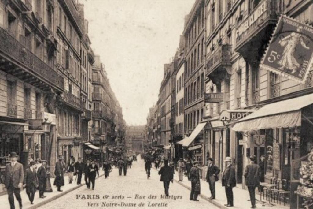 Spacious And Bright 2 Bedroom Apartment, Typically Parisian, Montmartre-opera, *