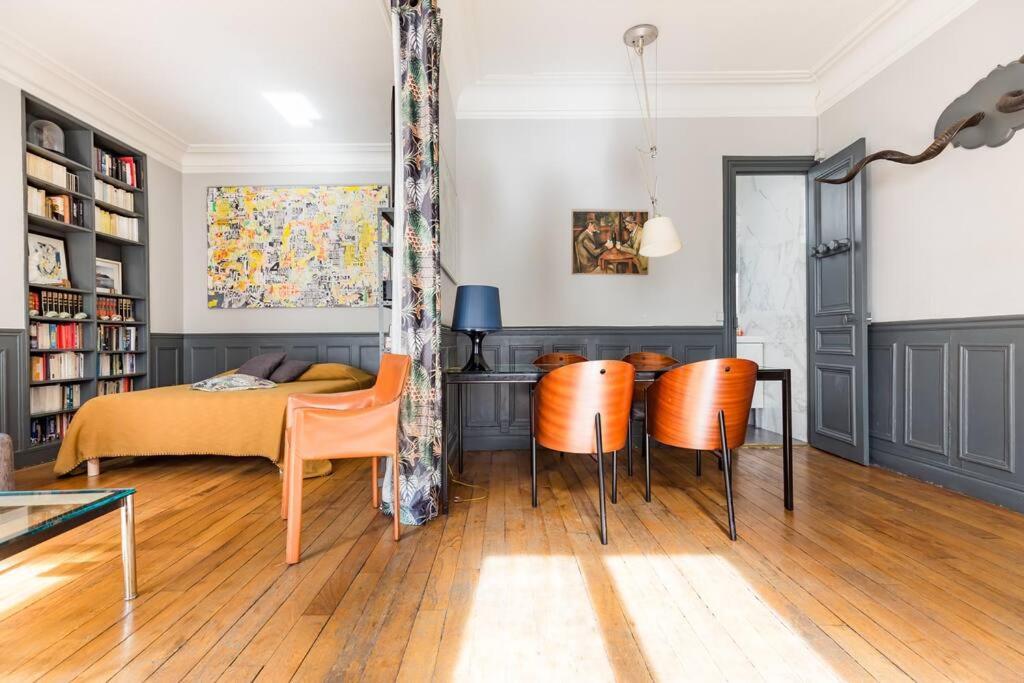 Apartment Spacious And Bright 2 Bedroom Apartment, Typically Parisian, Montmartre-opera,