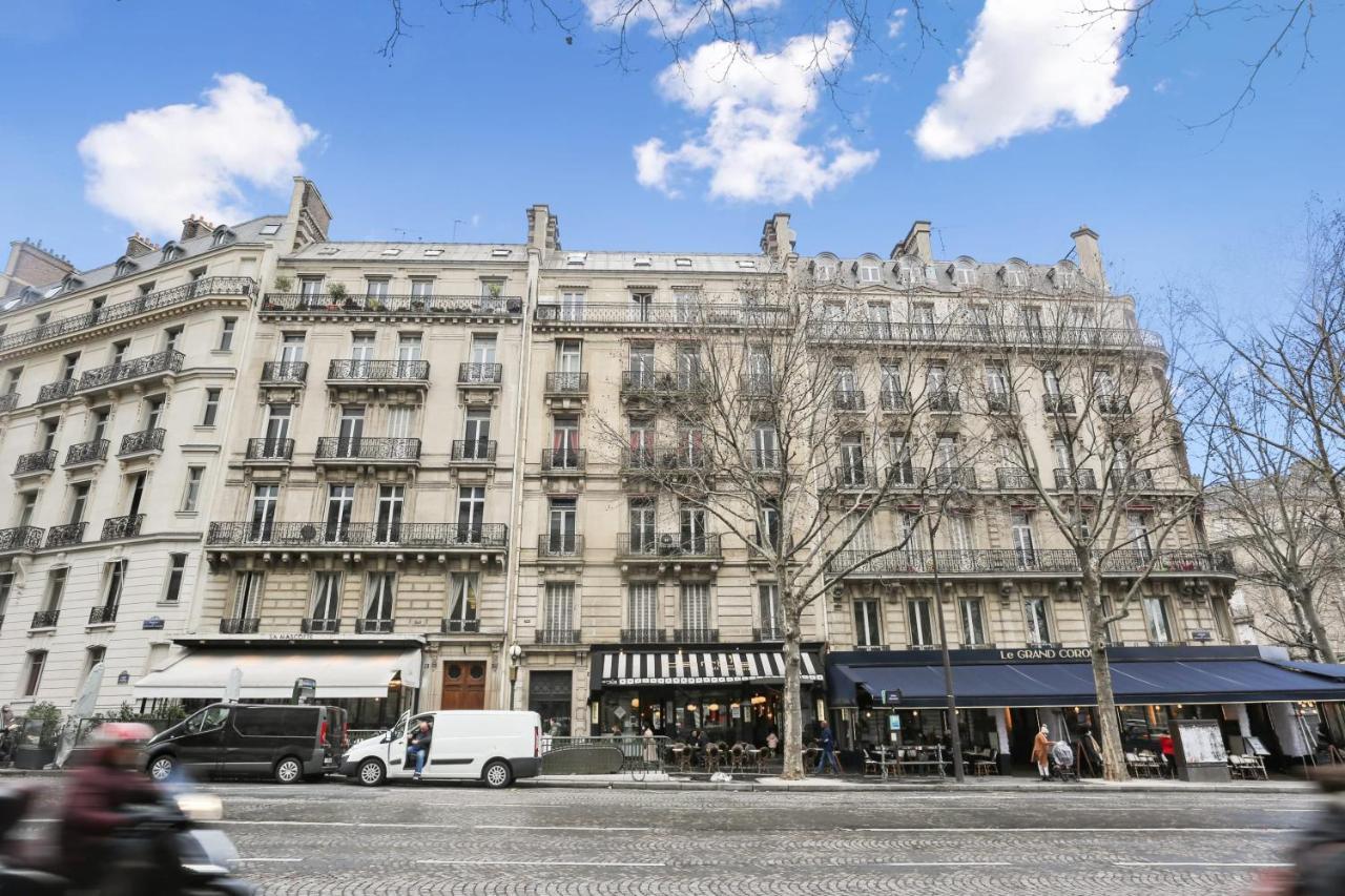 Delightful Studio With Eiffet Tower View Close To Champs Elysee Avenue & Alma Bridge Apartment