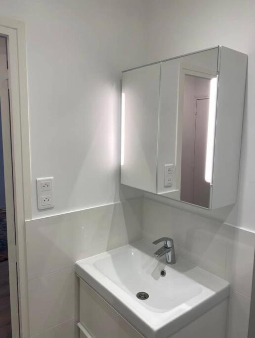 Newly Renovated Studio Near The Eiffel Tower * Paris