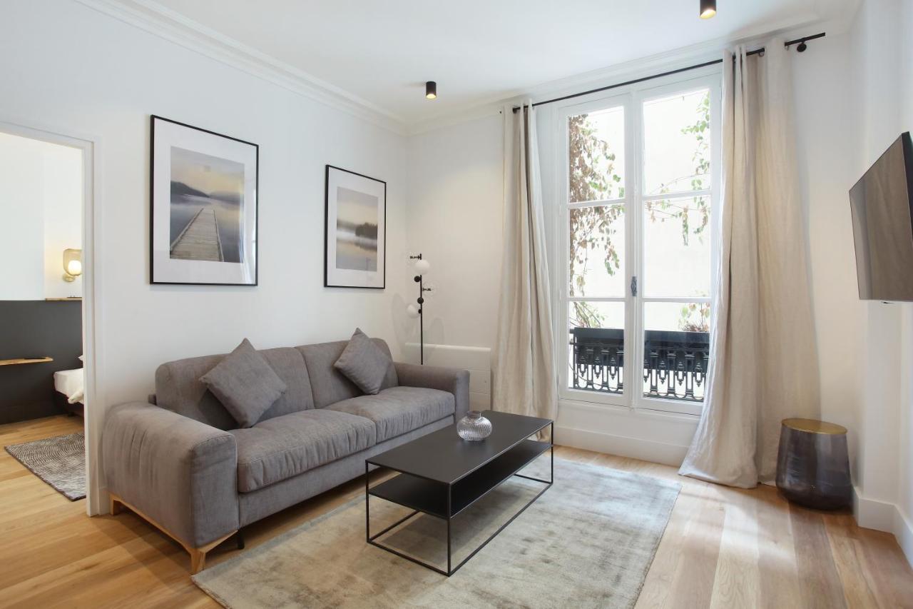Superb Haussmanian Palais Royal Appartement