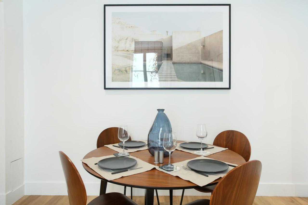 Superb Haussmanian Palais Royal Appartement