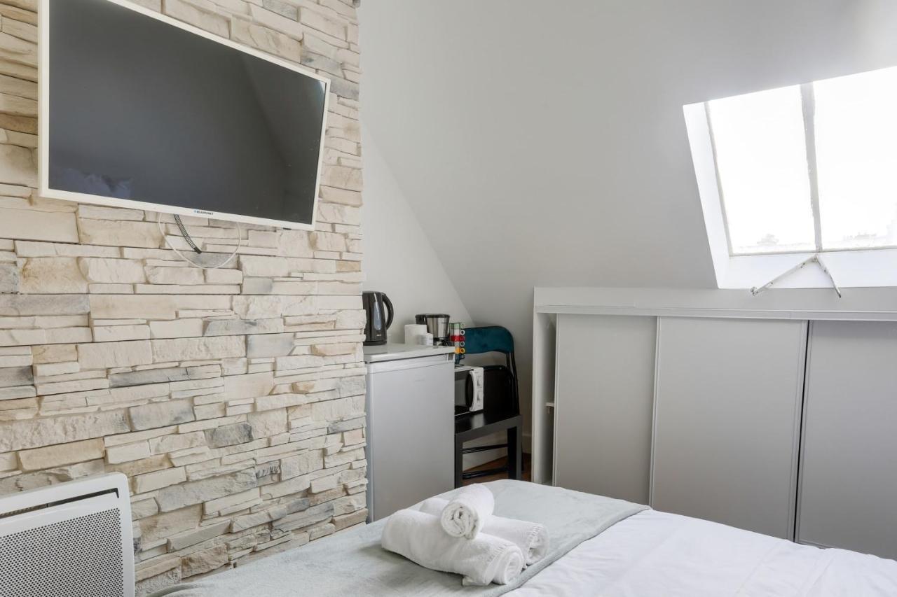 Apartment Delightful Studio With Eiffet Tower View Close To Champs Elysee Avenue & Alma Bridge Paris