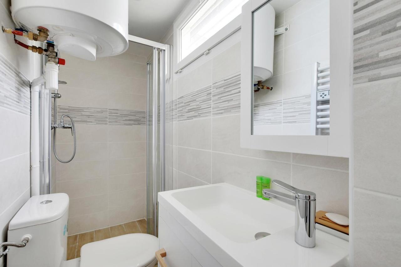 Apartment Cmg Studio Place Voltaire