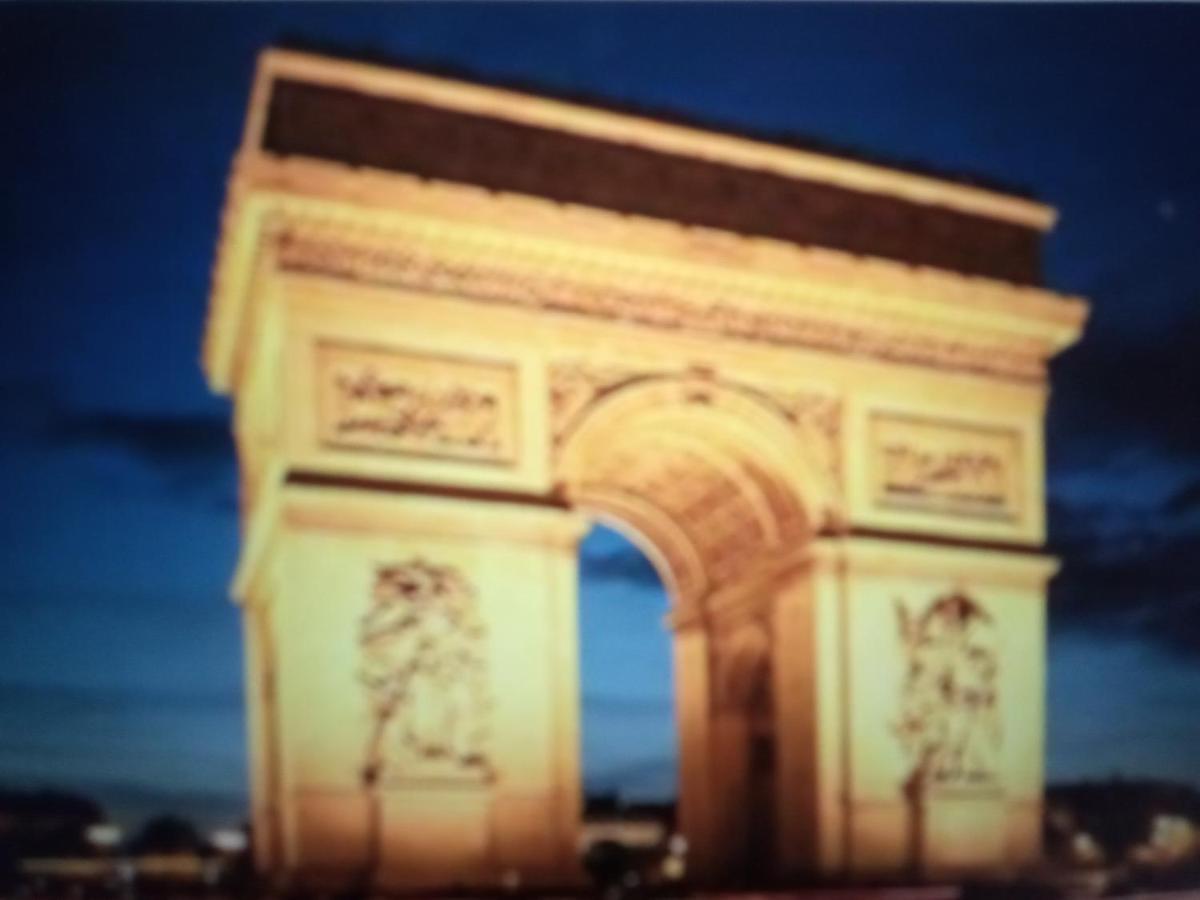 ++++ Privée Arc De Triomphe / Private Arc De Triomphe ++++ *