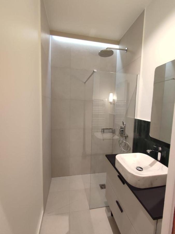 Confortable Sur Le Canal Saint-martin / République Appartement *