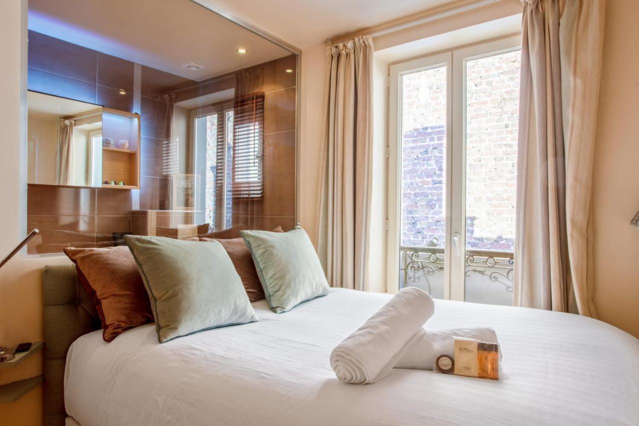 Superb & Calm Flat Near Champs Elysees In - Welkeys Apartment